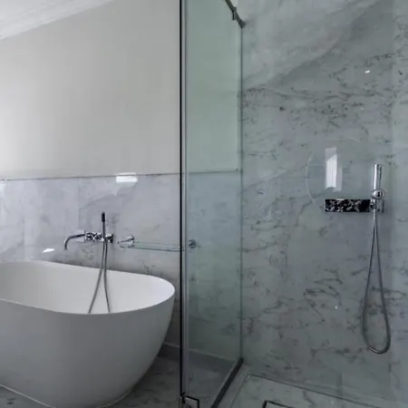 Luxury - 3 Bedrooms 2 Baths