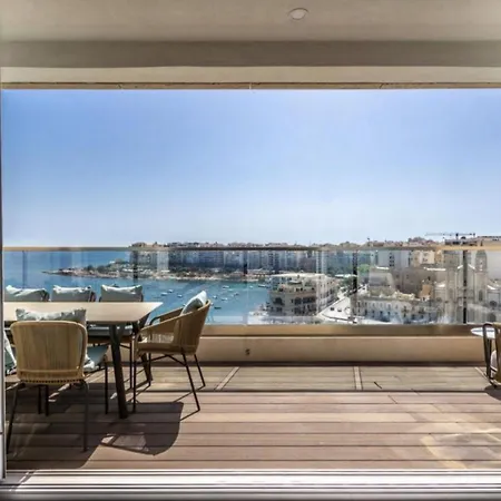 Apartment Luxury - 3 Bedrooms 2 Baths